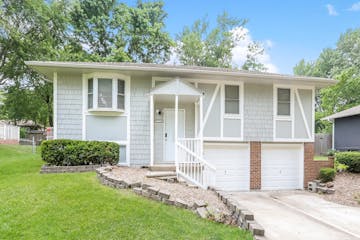 314 SE CRESCENT ST LEES SUMMIT, MO 64063